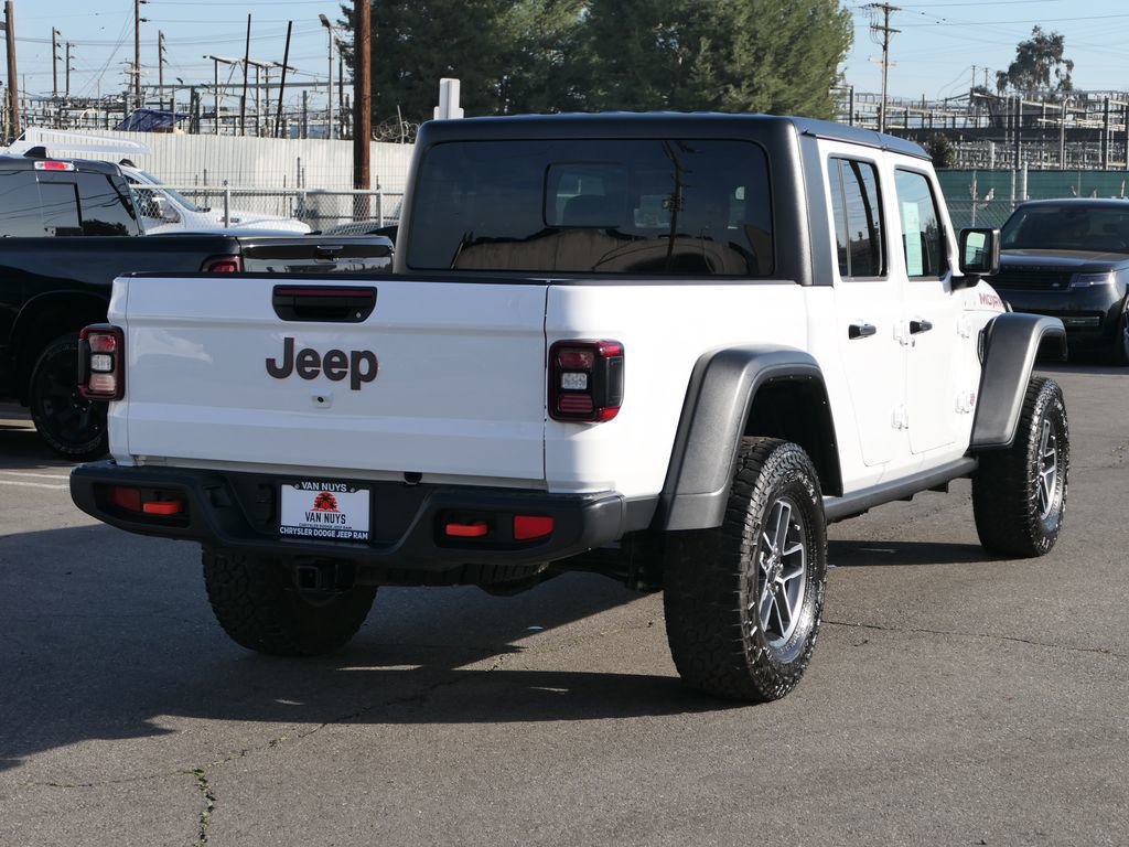 Used 2025 Jeep Gladiator Mojave w/ Convenience Group AWD/4WD image 4