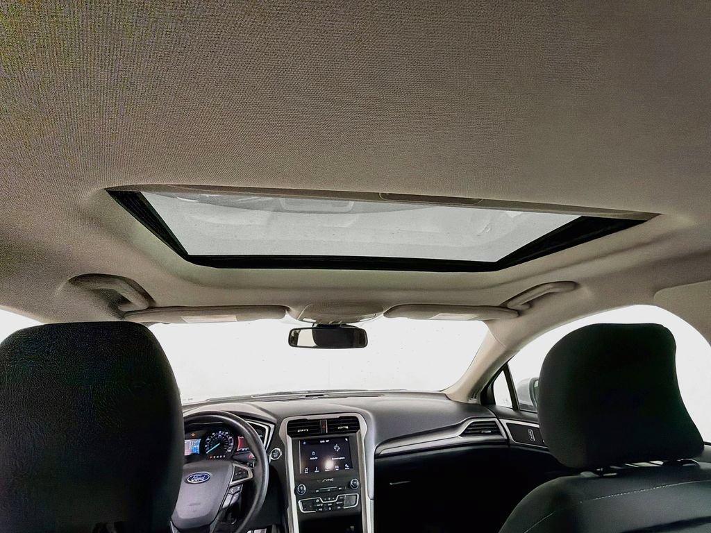 Used 2019 Ford Fusion SE AWD/4WD image 15