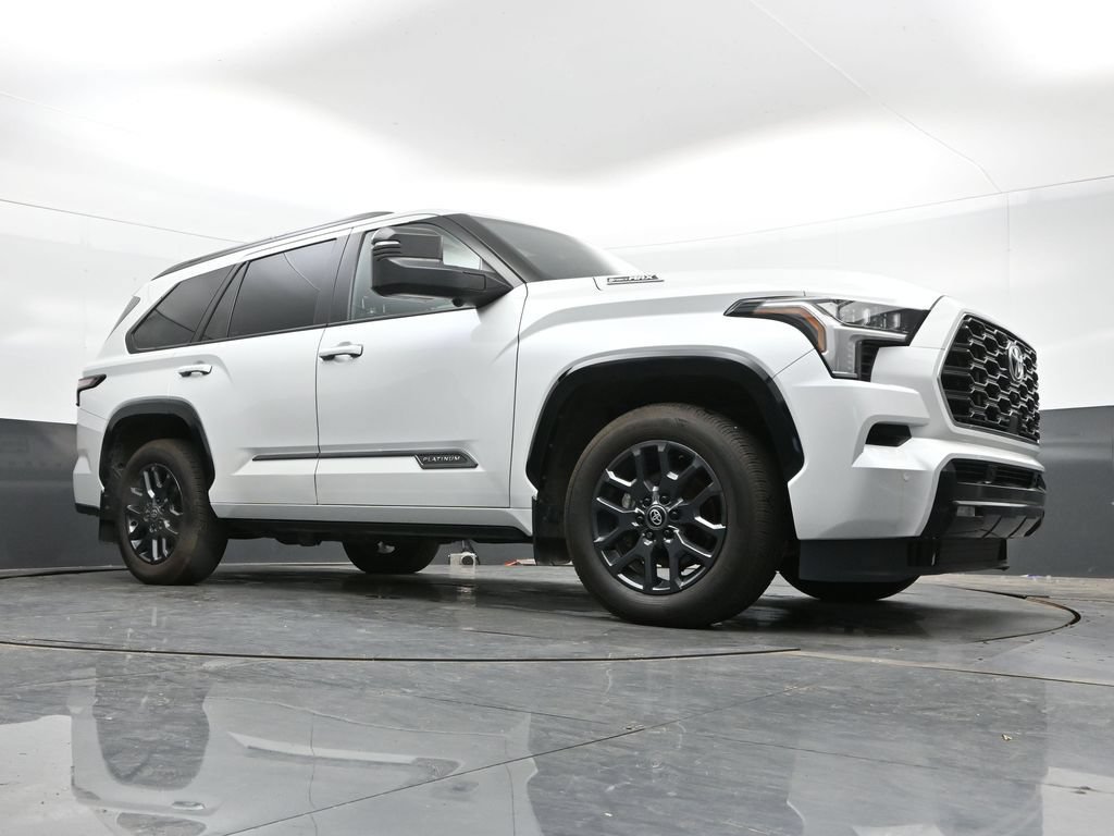 Used 2025 Toyota Sequoia Platinum AWD/4WD image 43