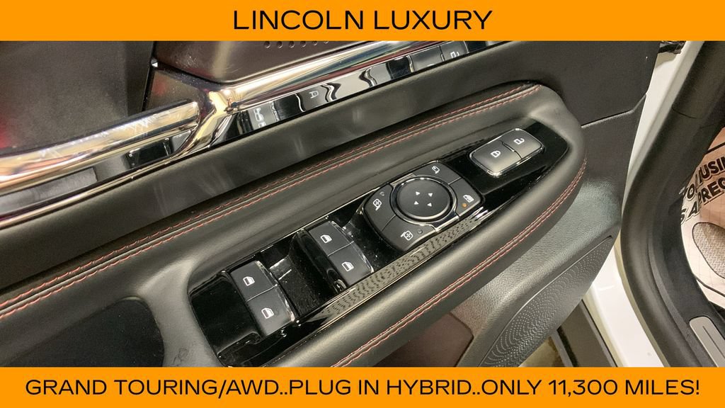 Used 2025 Lincoln Corsair Grand Touring w/ Towing Package AWD/4WD image 28