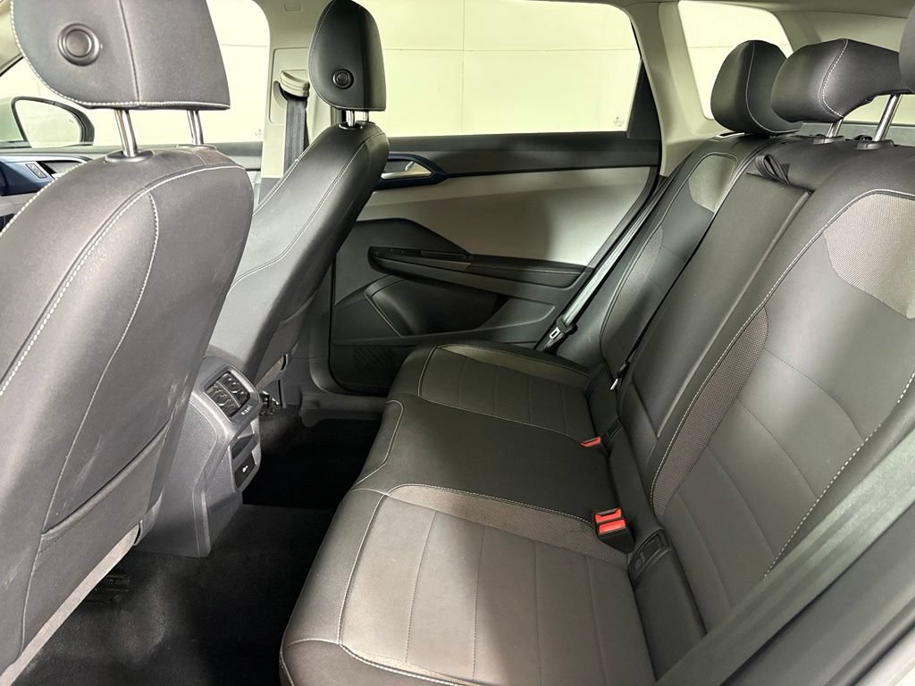 Used 2024 Volkswagen Taos SE FWD image 38