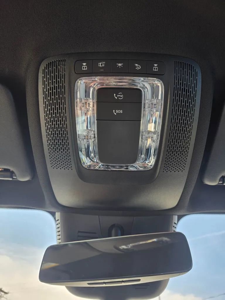 Used 2025 Mercedes-Benz GLB 250 4MATIC image 20