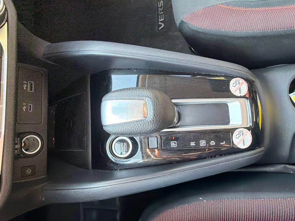 Used 2025 Nissan Versa SR FWD image 38