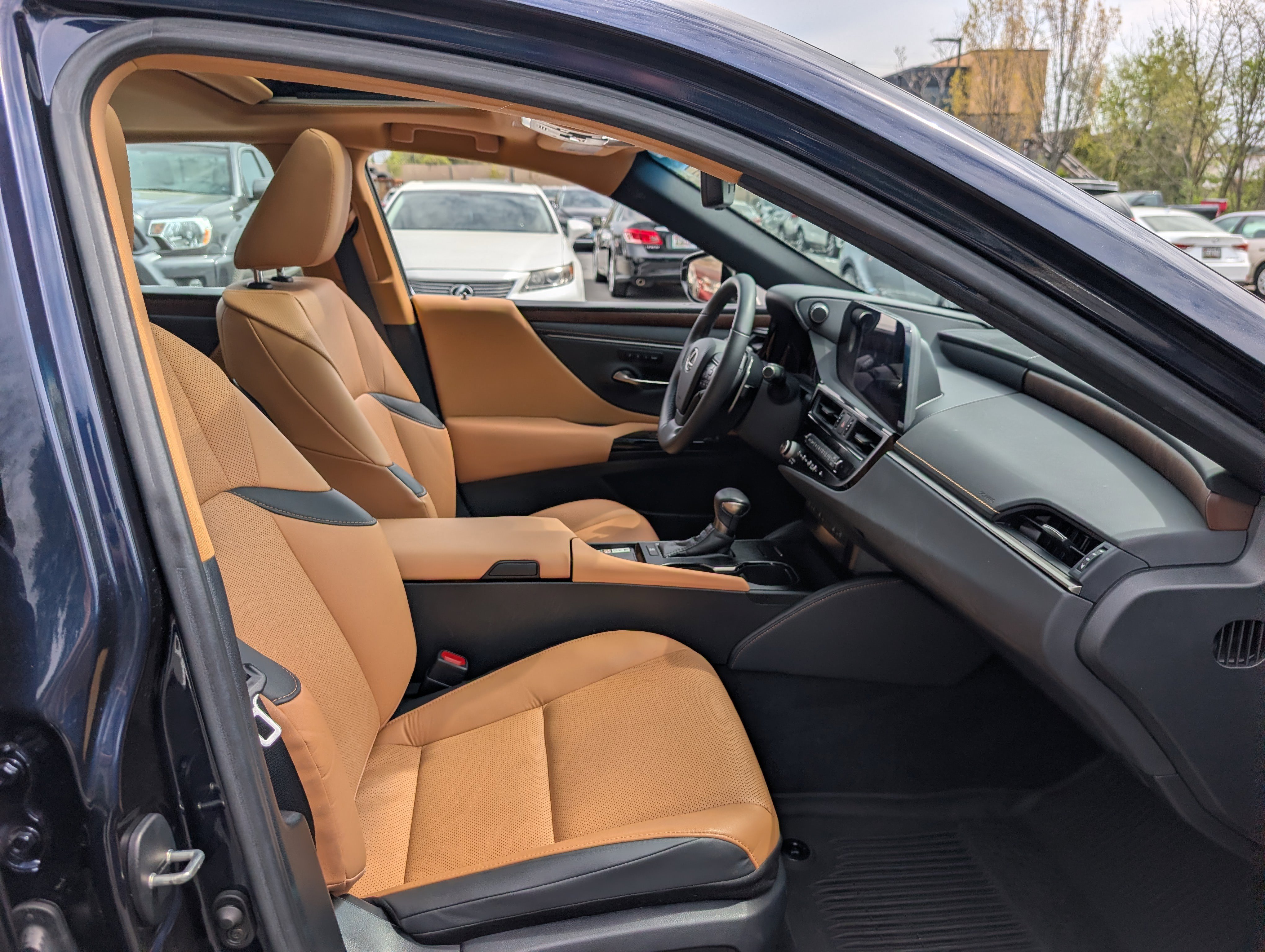 Certified 2023 Lexus ES 350 w/ Premium Package FWD image 11