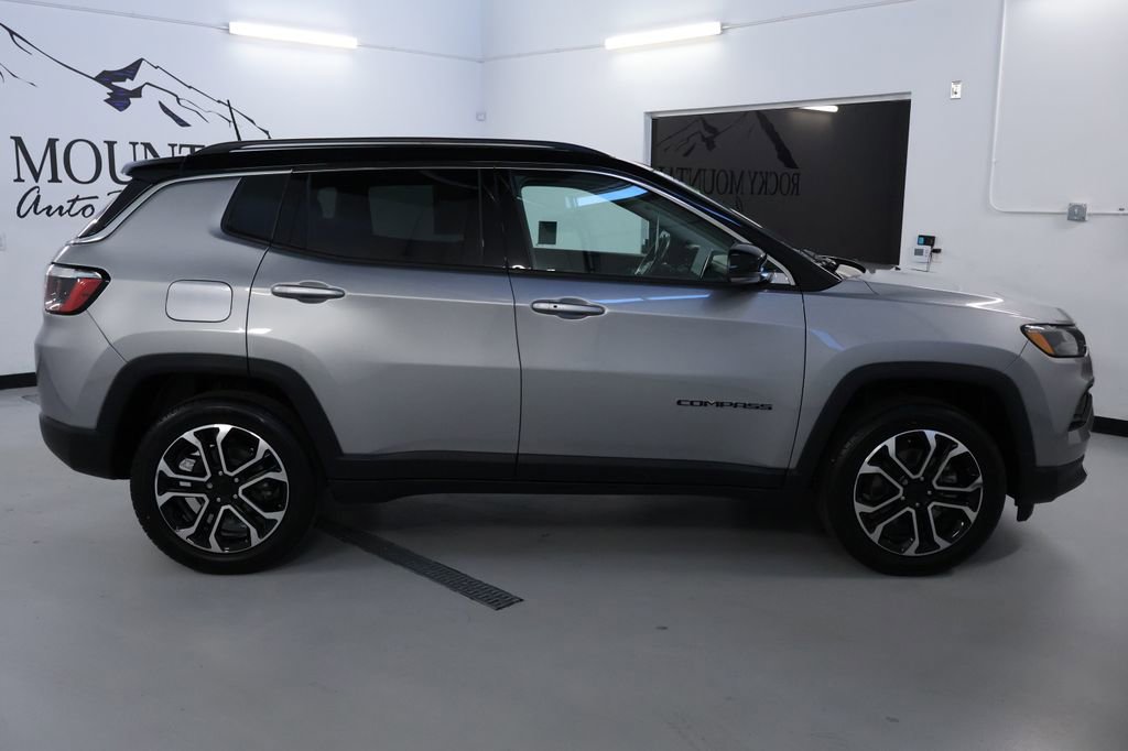 Used 2022 Jeep Compass Limited image 8