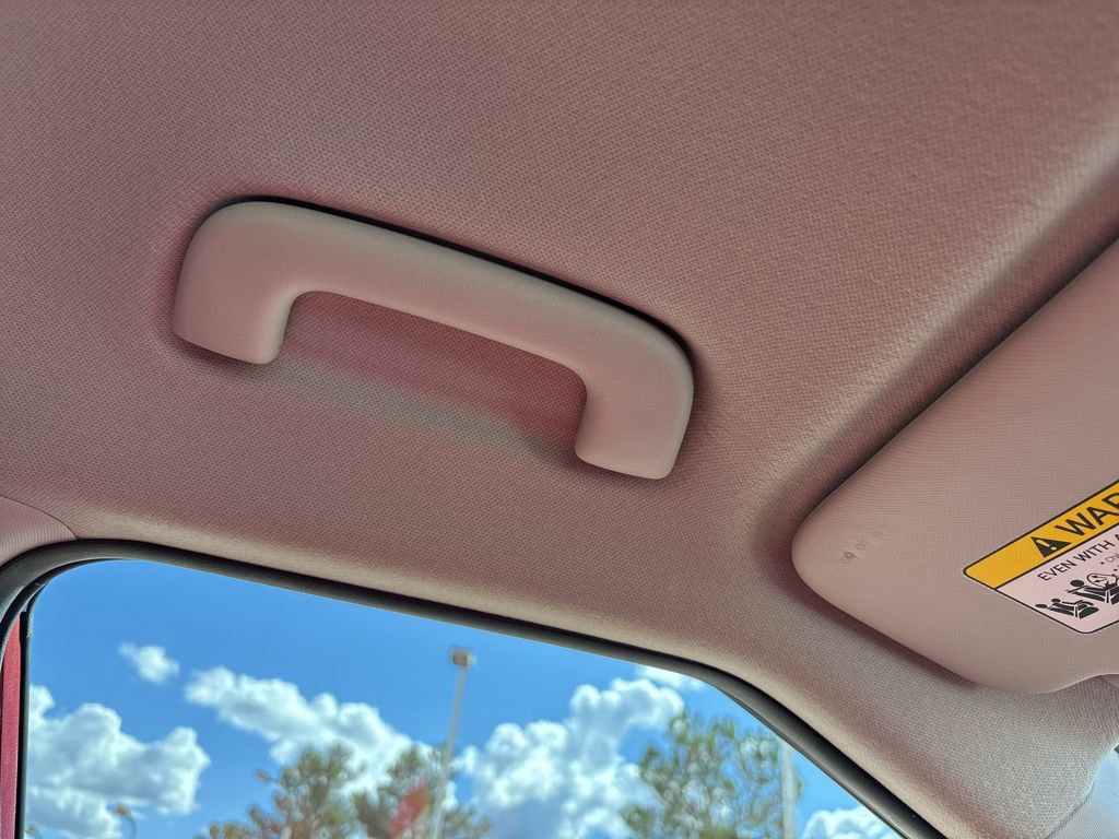 Used 2025 Kia Seltos SX image 40