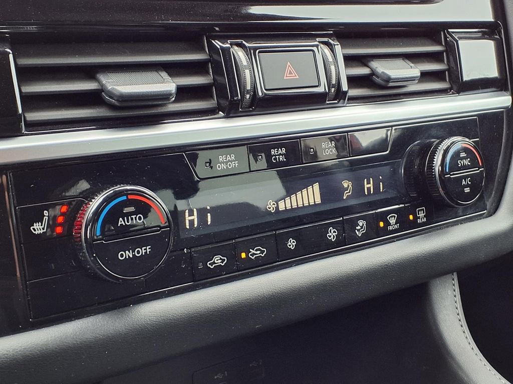 Used 2024 Nissan Pathfinder SV image 28