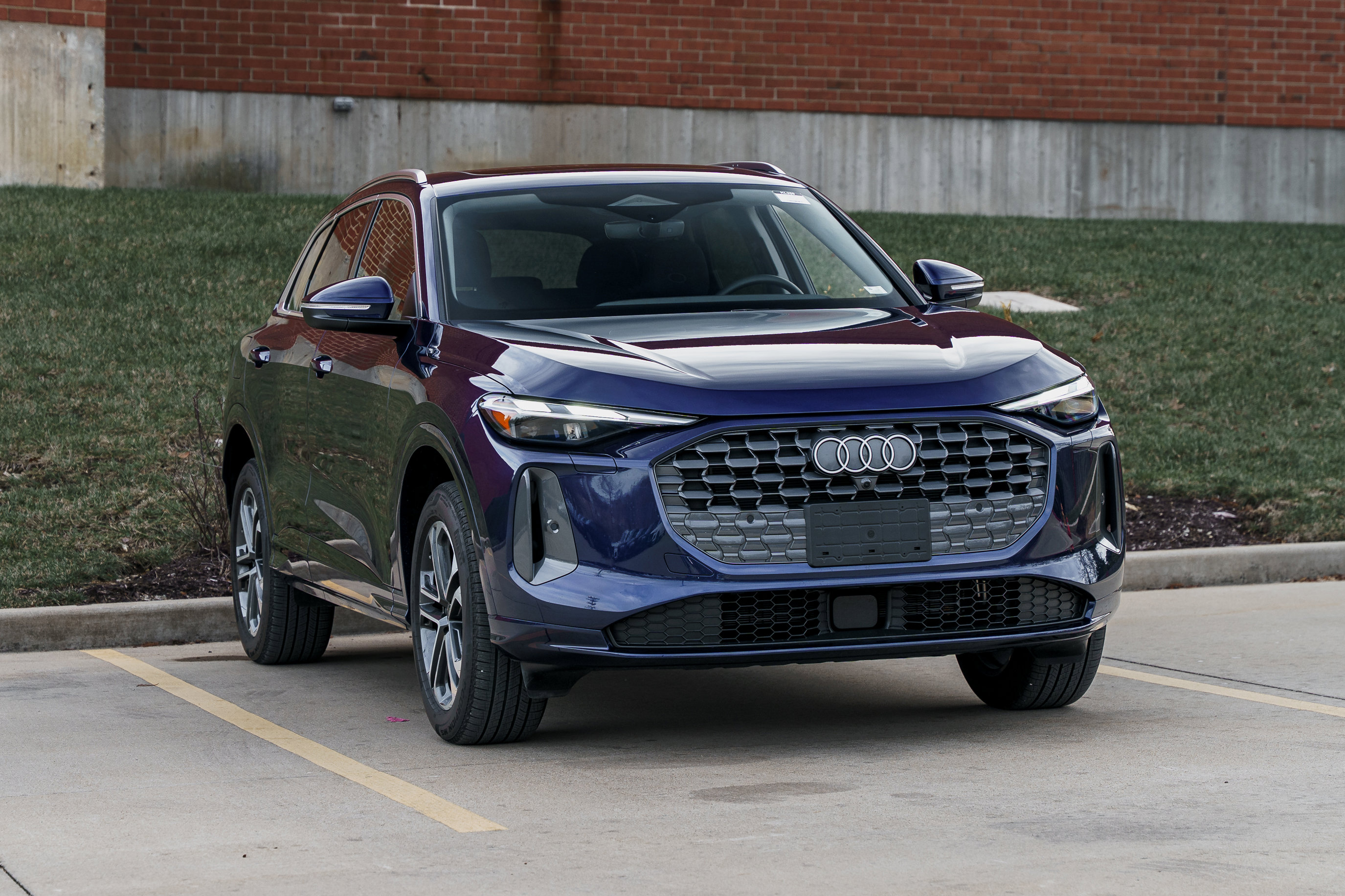 Certified 2025 Audi Q5 Premium w/ Convenience Package image 2