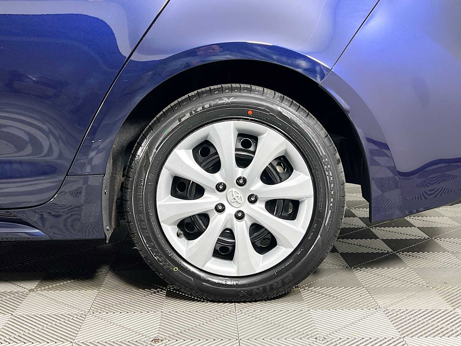 Used 2022 Toyota Corolla LE image 29