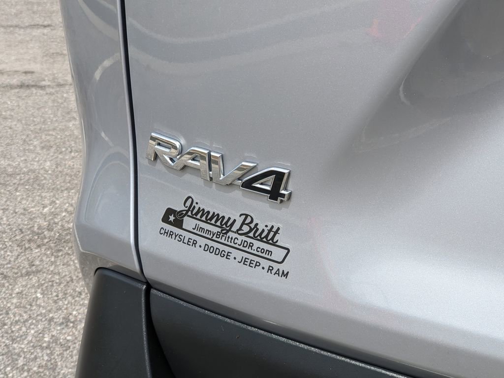 Used 2024 Toyota RAV4 LE AWD/4WD image 20
