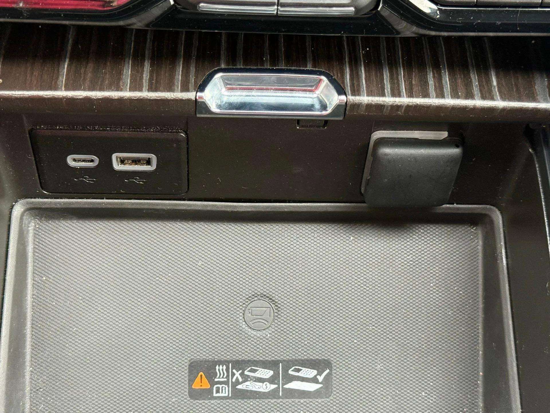 Used 2024 GMC Yukon Denali image 46