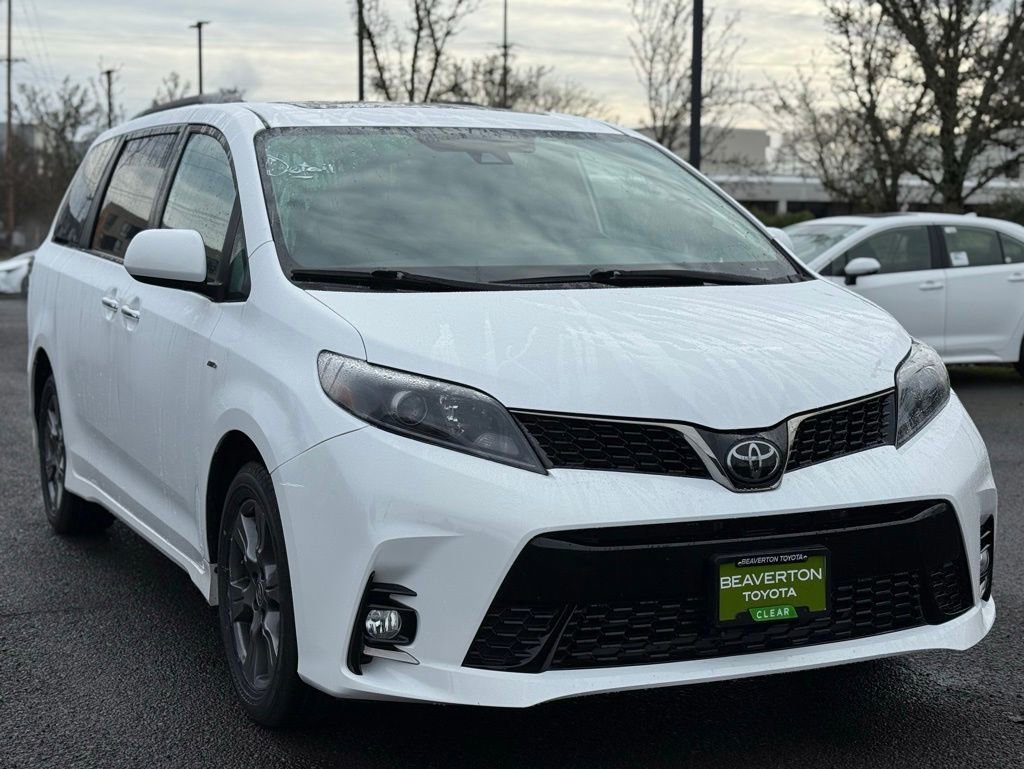 Used 2020 Toyota Sienna SE image 7