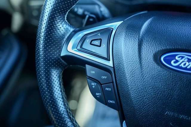 Used 2022 Ford Edge ST image 37