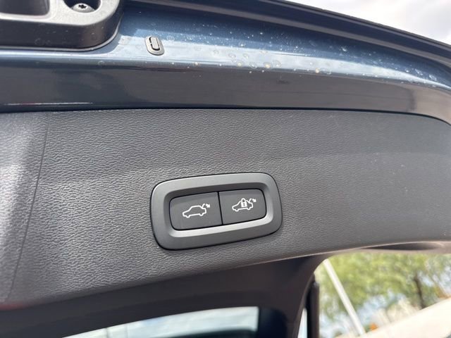 New 2026 Volvo XC40 B4 Plus w/ Protection Package FWD image 8
