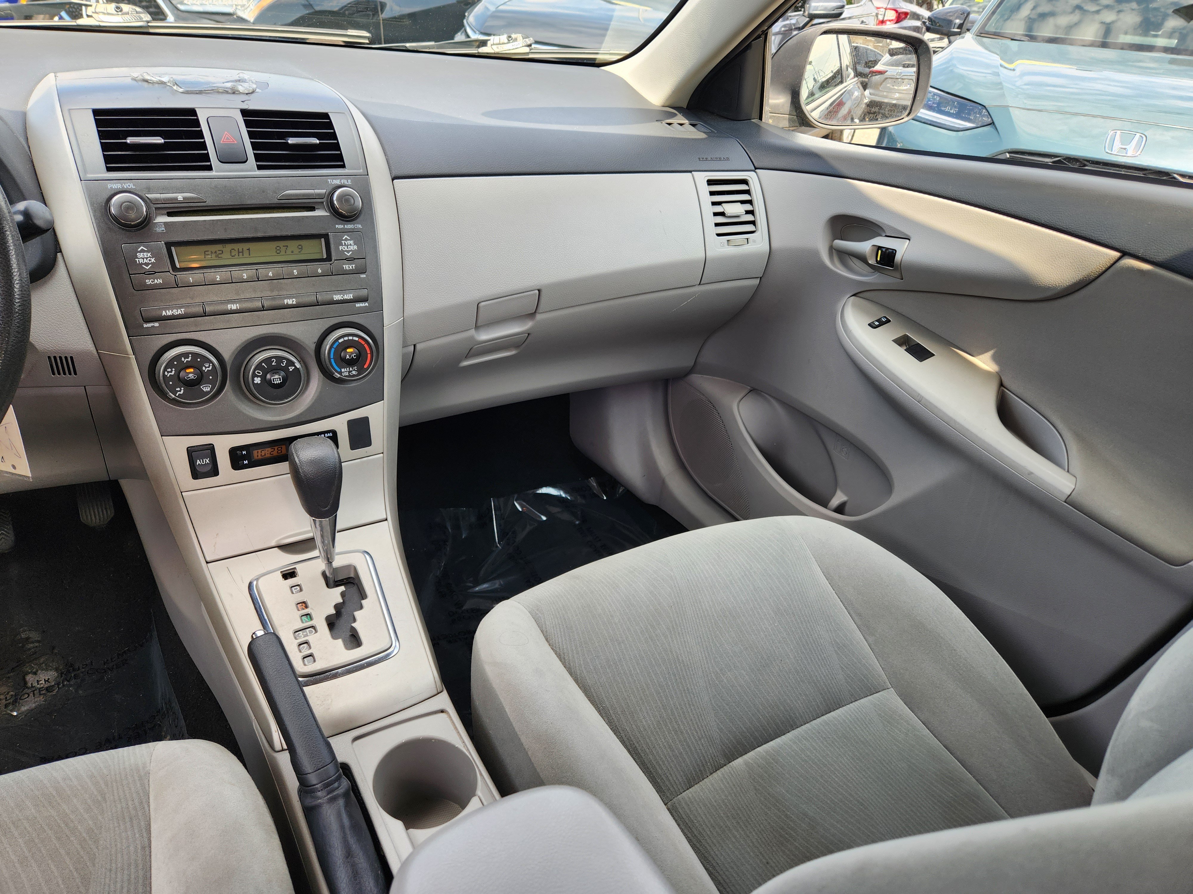 Used 2011 Toyota Corolla LE FWD image 14