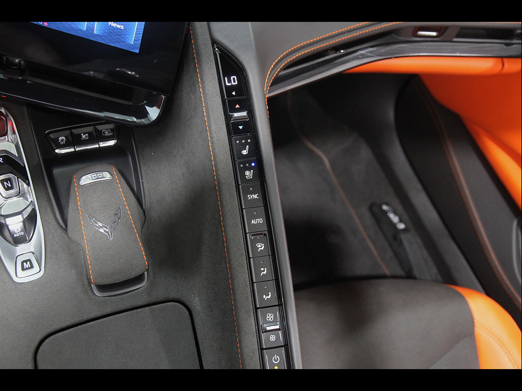 Used 2025 Chevrolet Corvette Z06 w/ Stealth Interior Trim Package RWD image 21