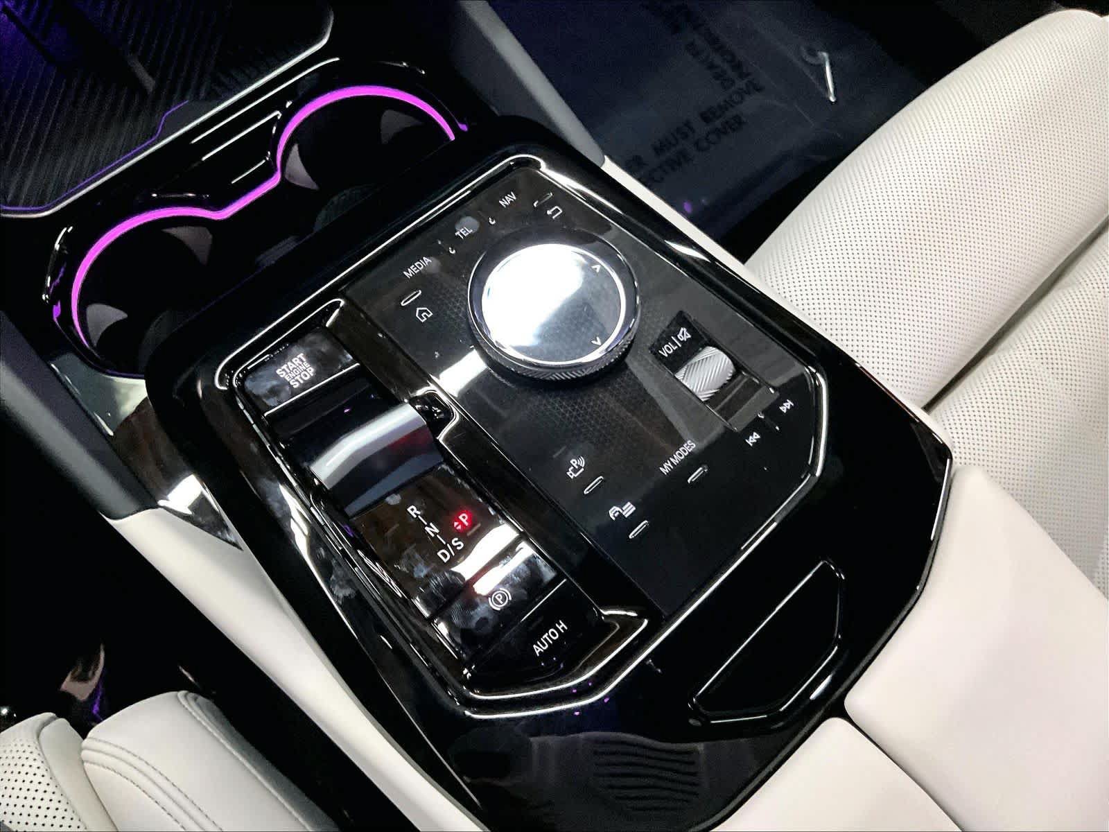 Used 2026 BMW 530i w/ M Sport Package RWD image 39