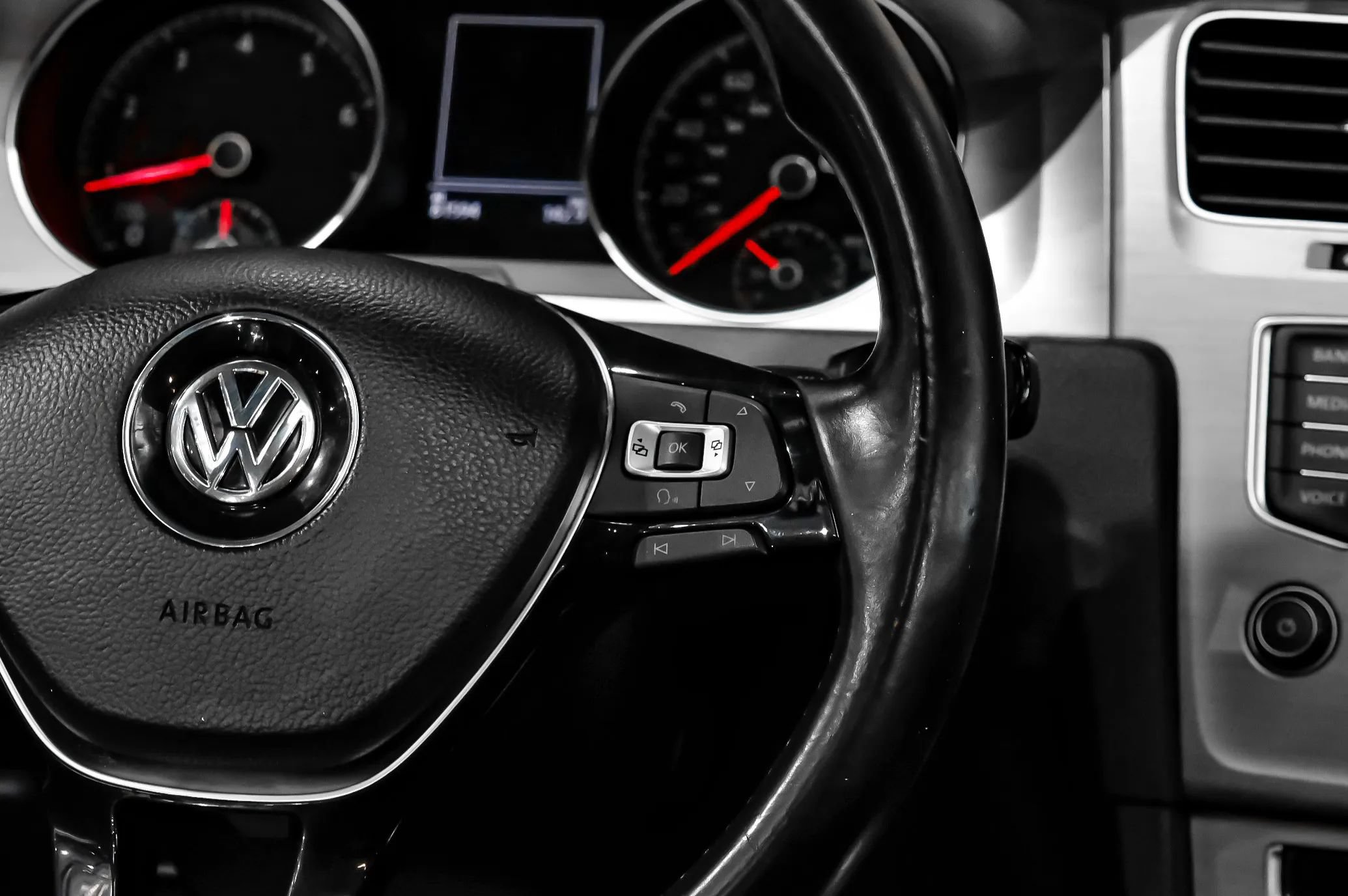 Used 2017 Volkswagen Golf Wolfsburg Edition FWD image 21
