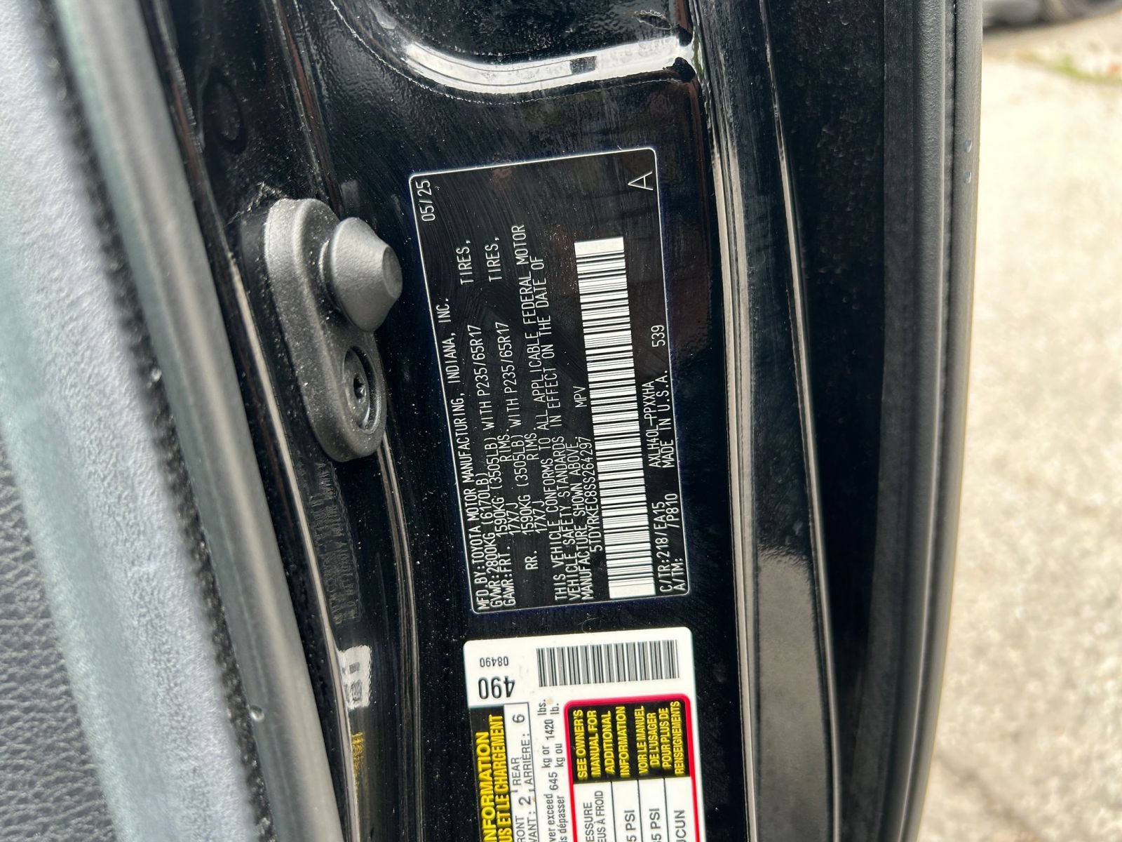 Used 2025 Toyota Sienna XLE FWD image 26