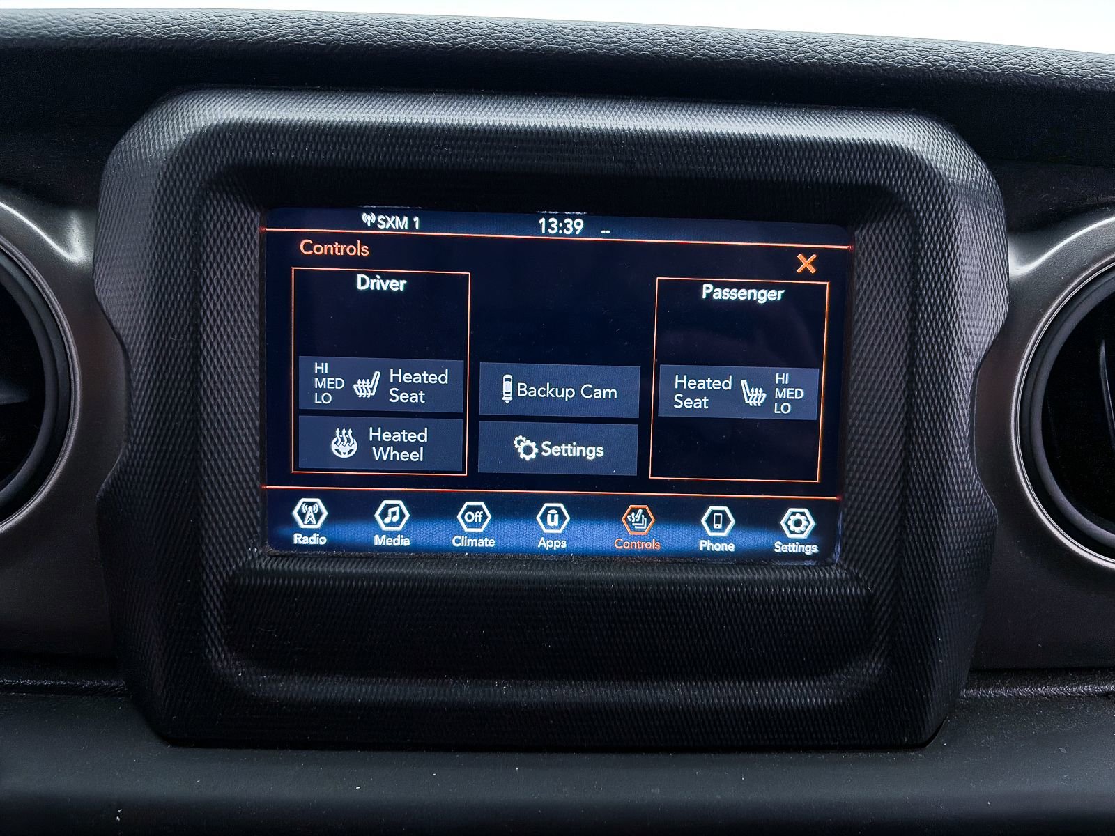 Used 2023 Jeep Wrangler Sport S image 19