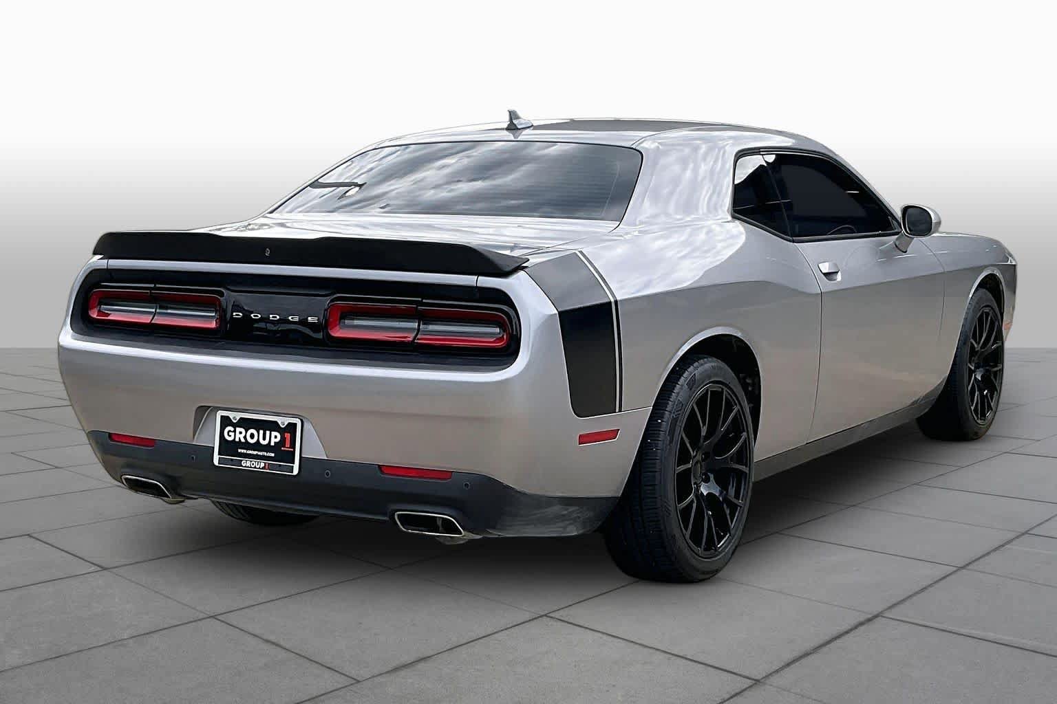 Used 2016 Dodge Challenger SXT Plus RWD image 12
