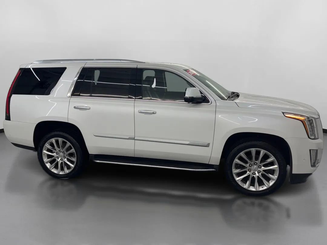 Used 2020 Cadillac Escalade Luxury image 11