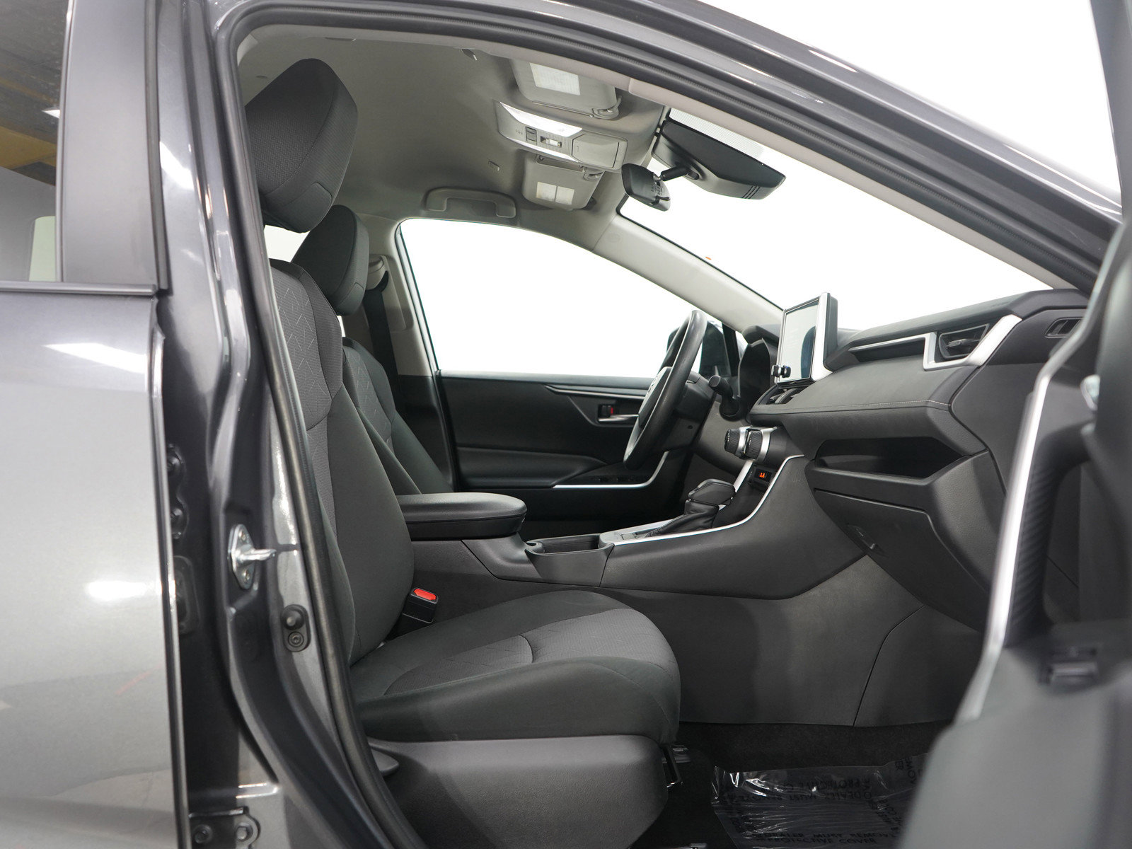 Used 2024 Toyota RAV4 XLE AWD/4WD image 13