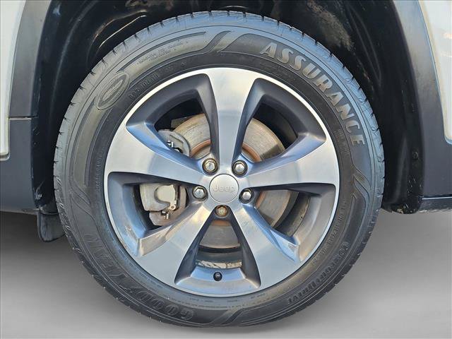 Used 2019 Jeep Cherokee Limited AWD/4WD image 23