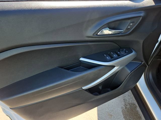 Used 2024 Chevrolet Trax RS FWD image 20