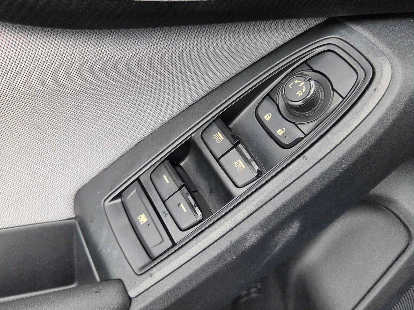 Used 2019 Subaru Crosstrek 2.0i Premium AWD/4WD image 33