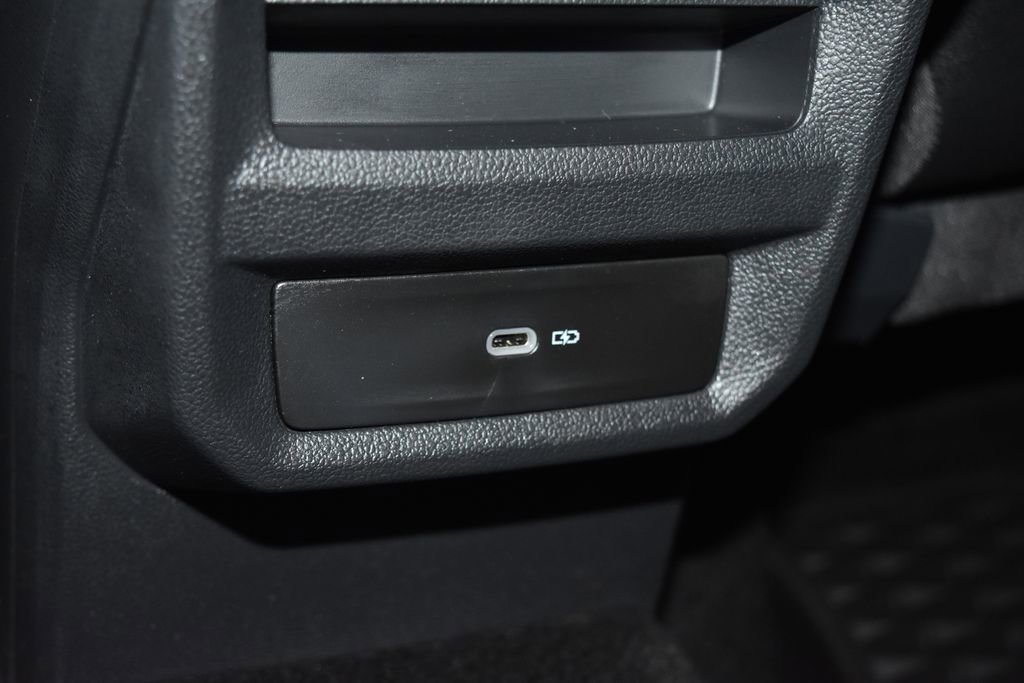 Certified 2023 Volkswagen Taos SE image 18