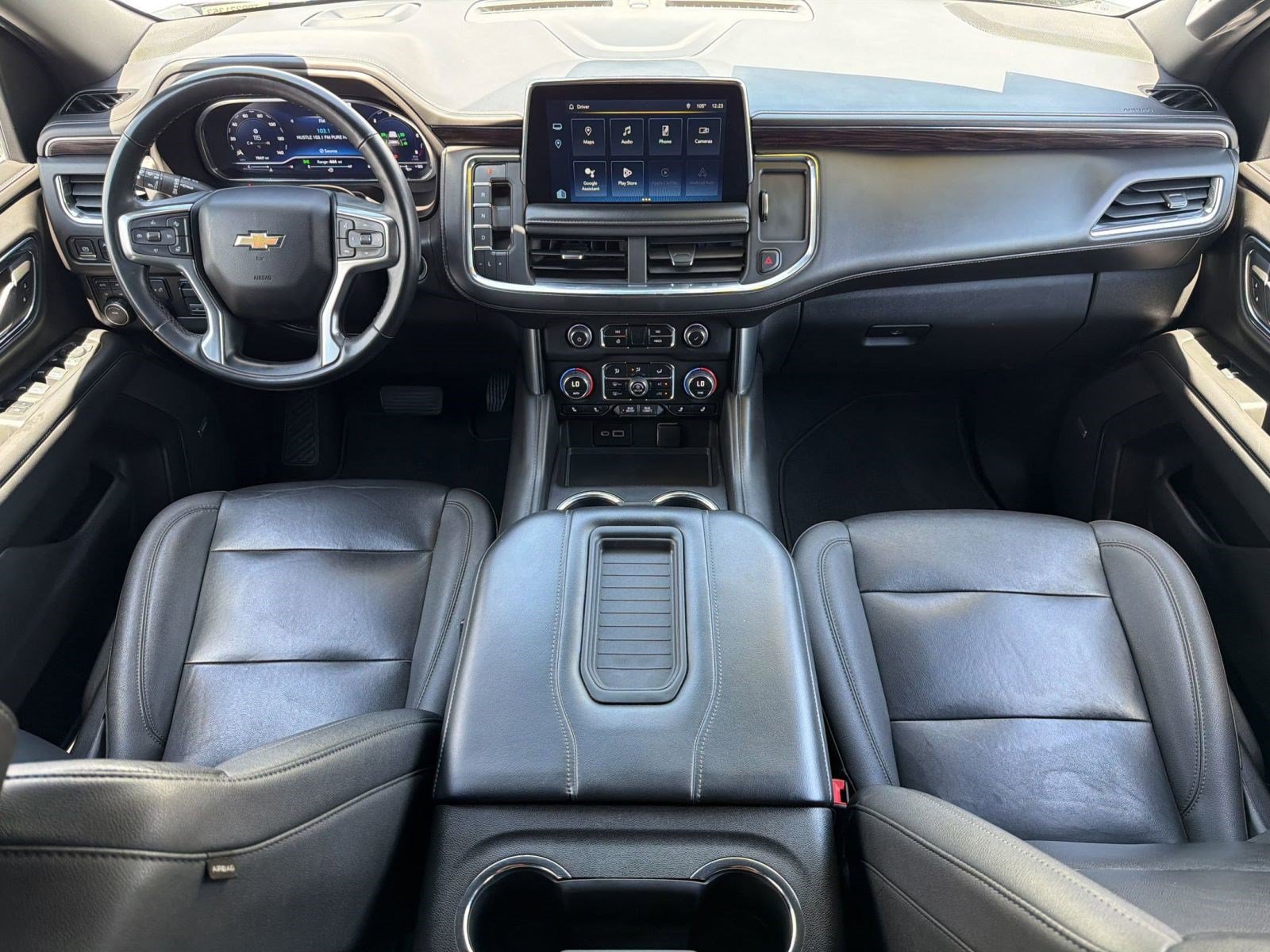 Used 2023 Chevrolet Suburban LT w/ Luxury Package AWD/4WD image 15