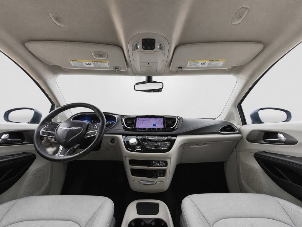 Used 2022 Chrysler Pacifica Touring-L FWD image 22