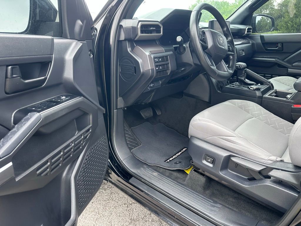 Used 2026 Toyota Tacoma SR5 AWD/4WD image 11