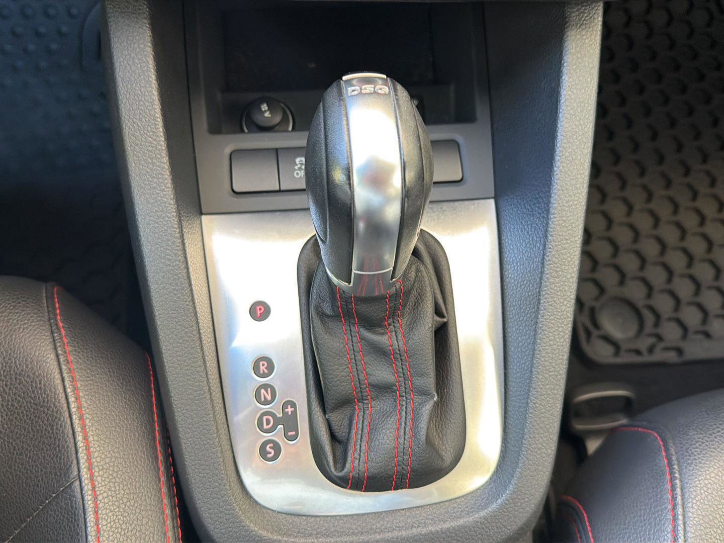 Used 2014 Volkswagen Jetta GLI Autobahn image 30