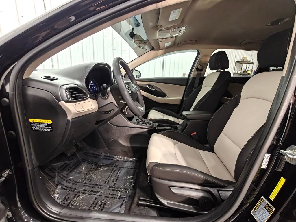 Used 2020 Hyundai Elantra GT FWD image 21
