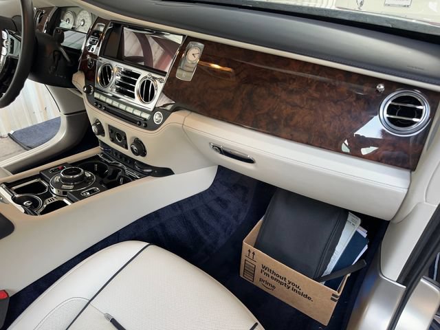 Used 2020 Rolls-Royce Dawn RWD image 22