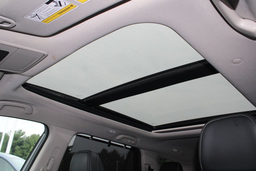 Certified 2025 Honda Pilot Touring image 33