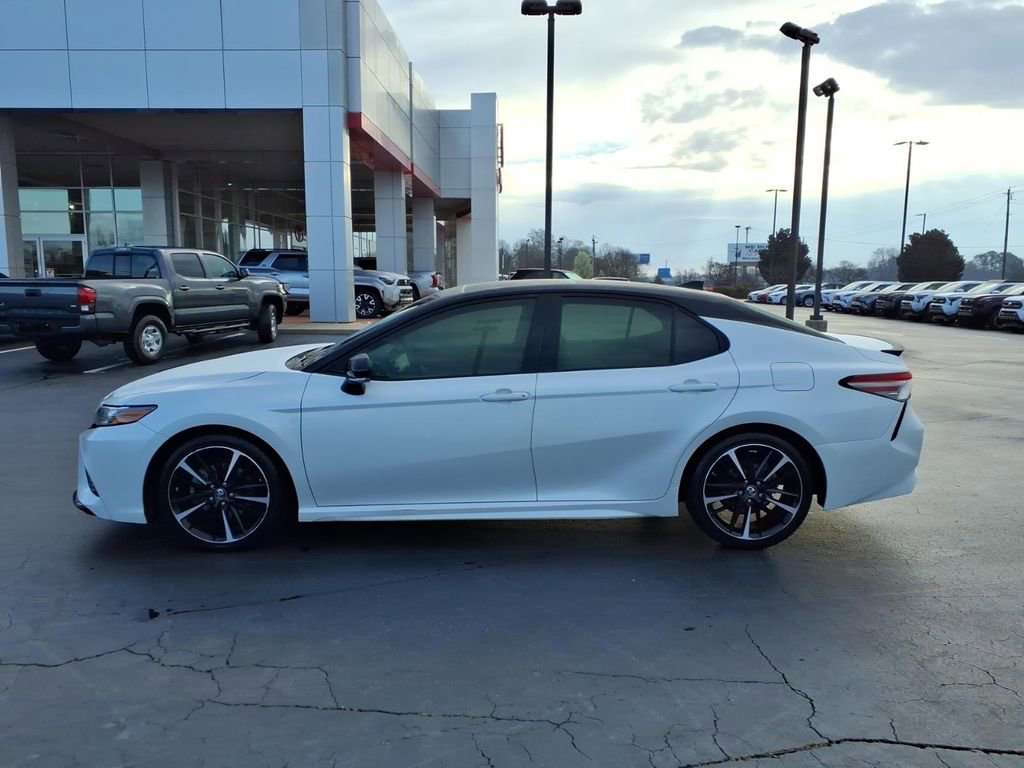 Used 2018 Toyota Camry XSE image 5
