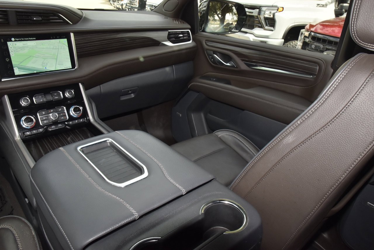 Used 2024 GMC Yukon Denali w/ LPO, Floor Liner Package AWD/4WD image 18