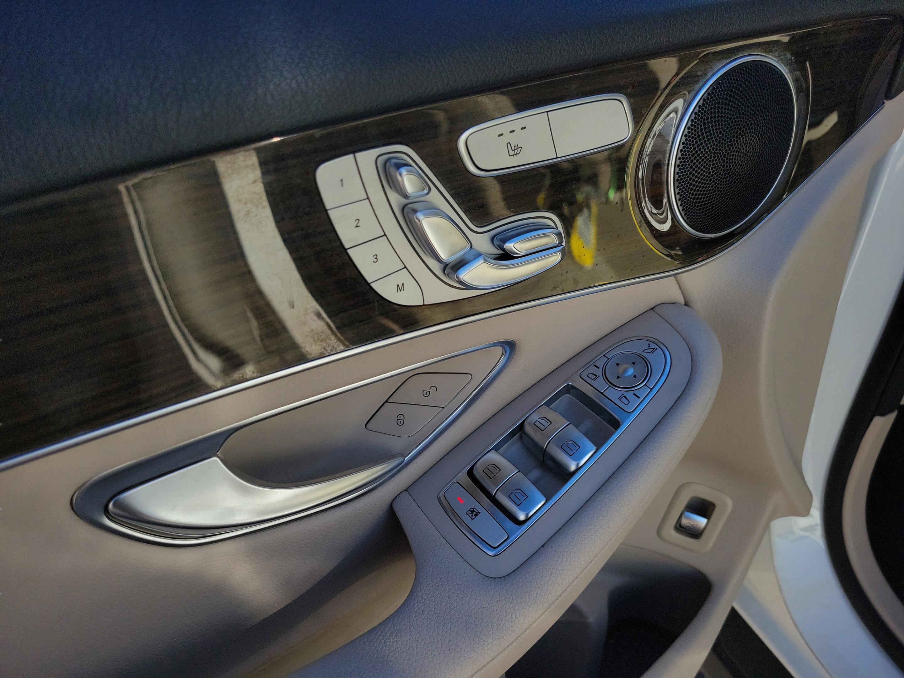 Certified 2019 Mercedes-Benz GLC 300 image 21