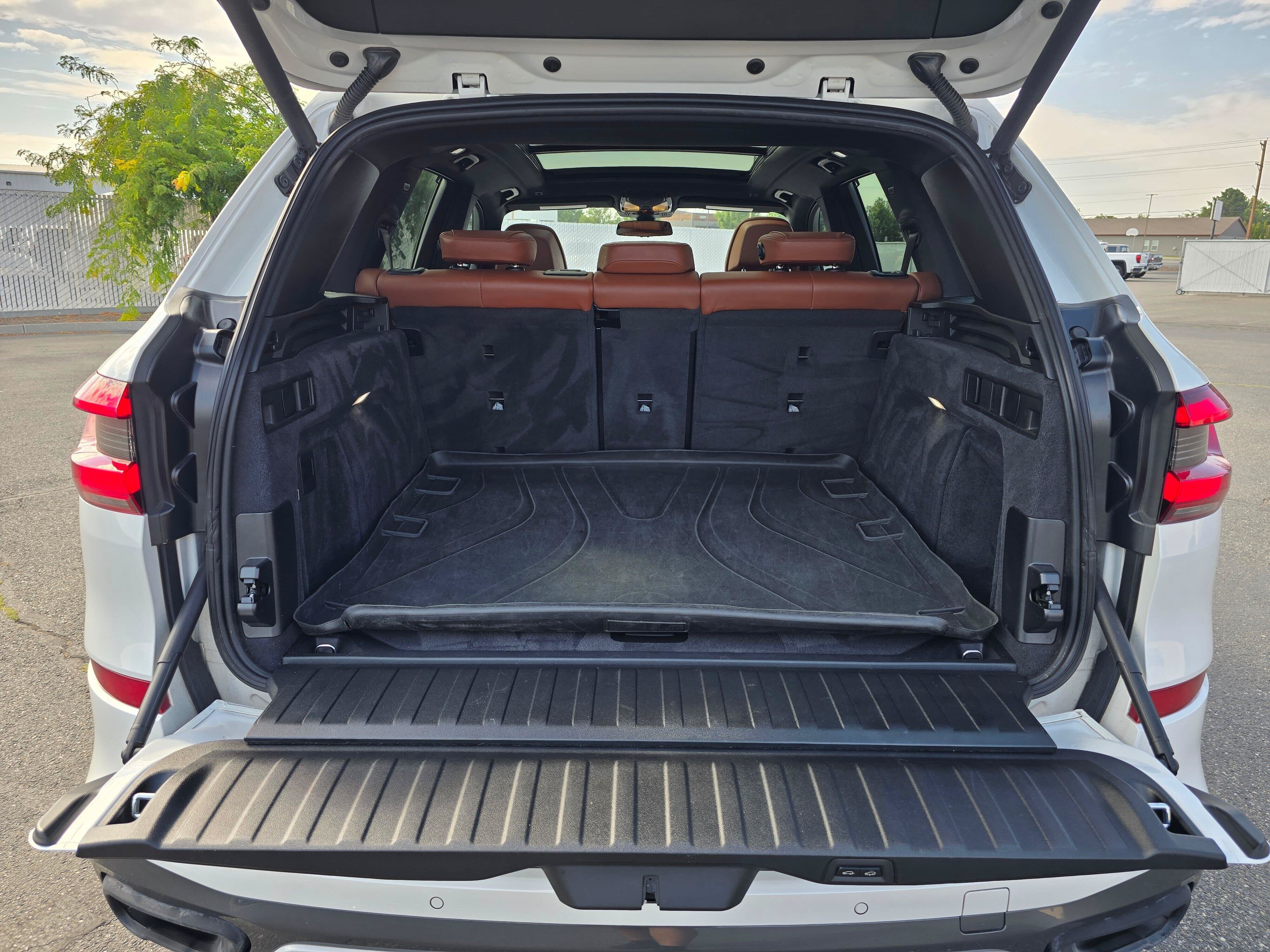 Used 2019 BMW X5 xDrive40i w/ M Sport Package AWD/4WD image 29