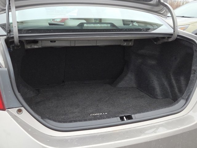 Used 2014 Toyota Corolla LE image 9