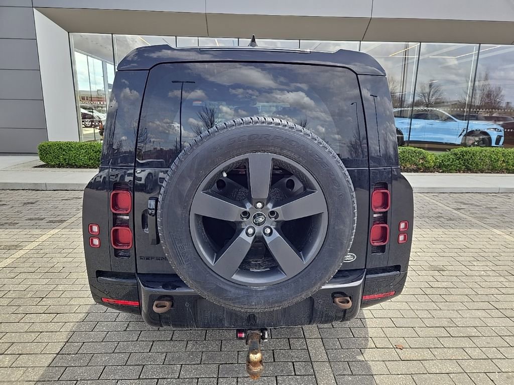 Certified 2023 Land Rover Defender 130 X-Dynamic SE image 6