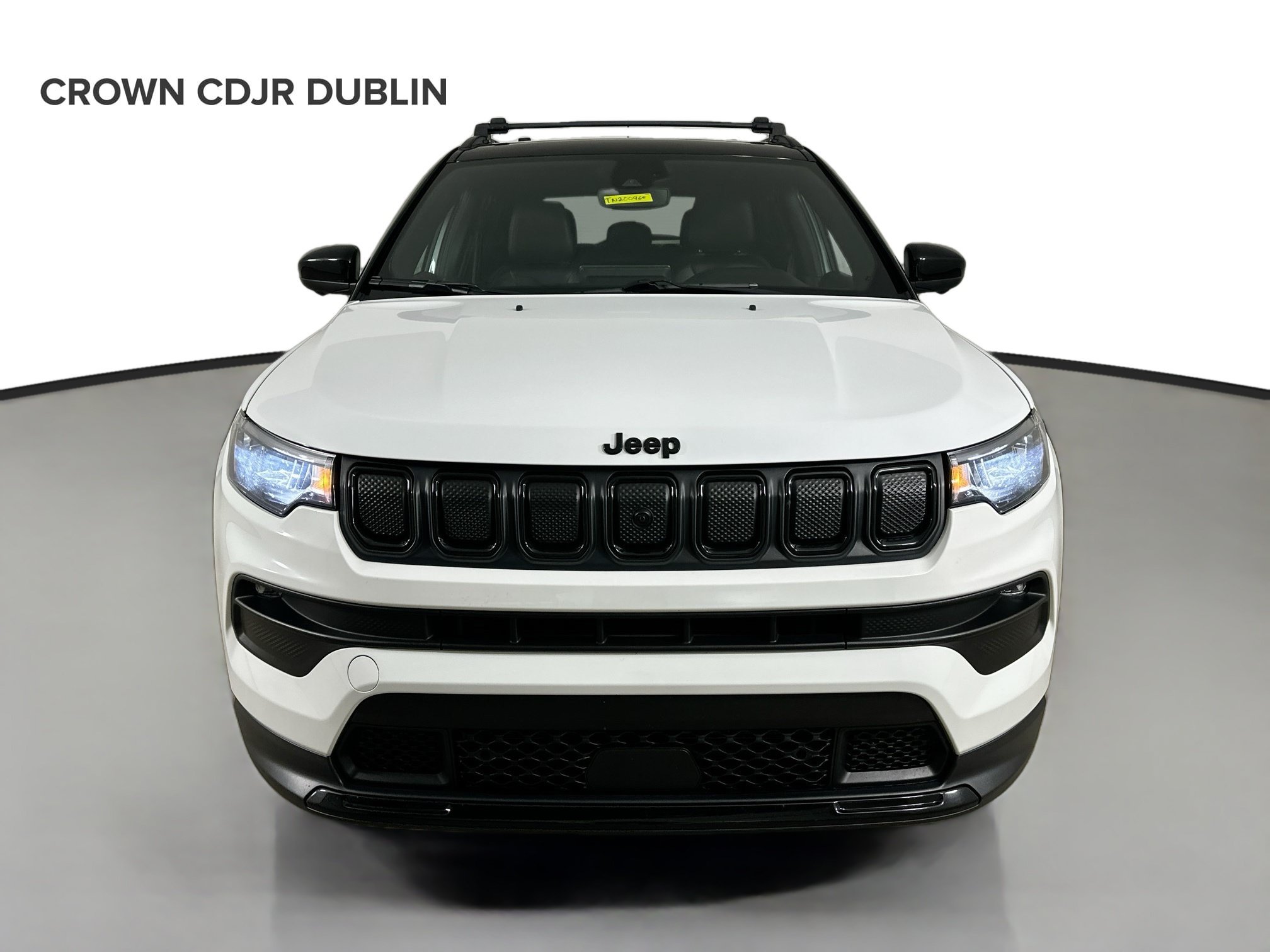 Used 2022 Jeep Compass Latitude w/ Sun and Sound Group AWD/4WD image 2