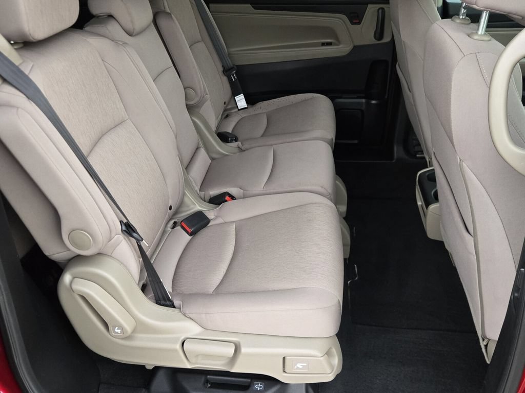 Certified 2024 Honda Odyssey EX image 18