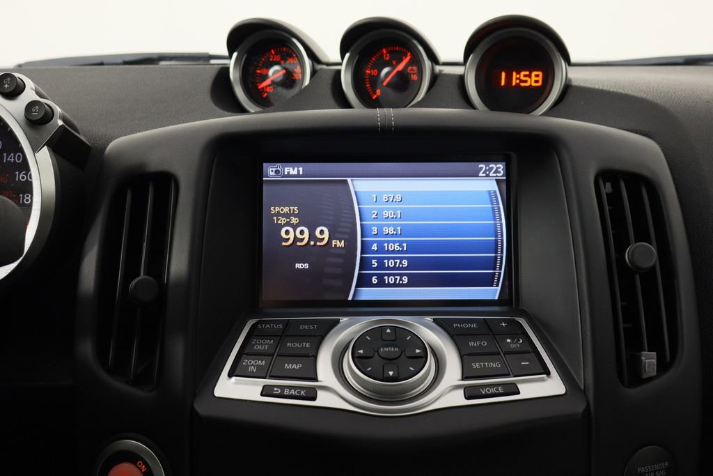 Used 2009 Nissan 370Z Touring image 18