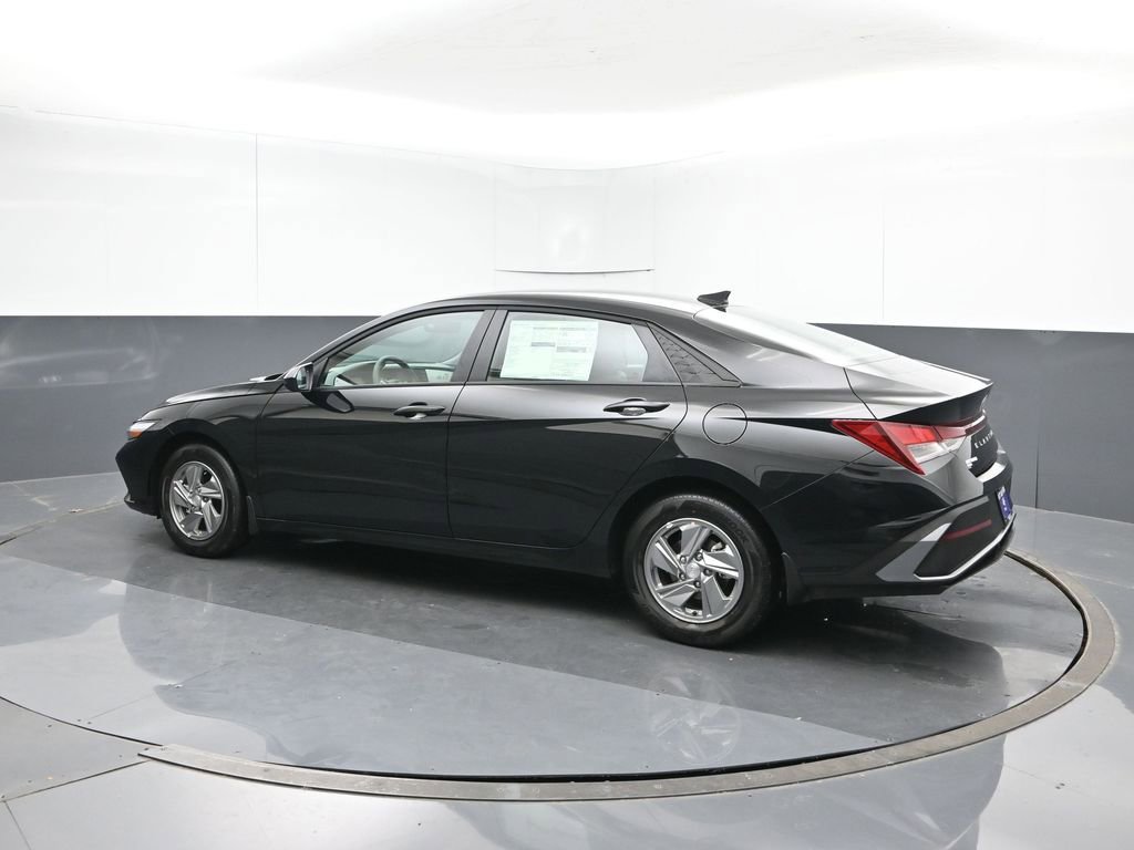 New 2026 Hyundai Elantra SE image 4