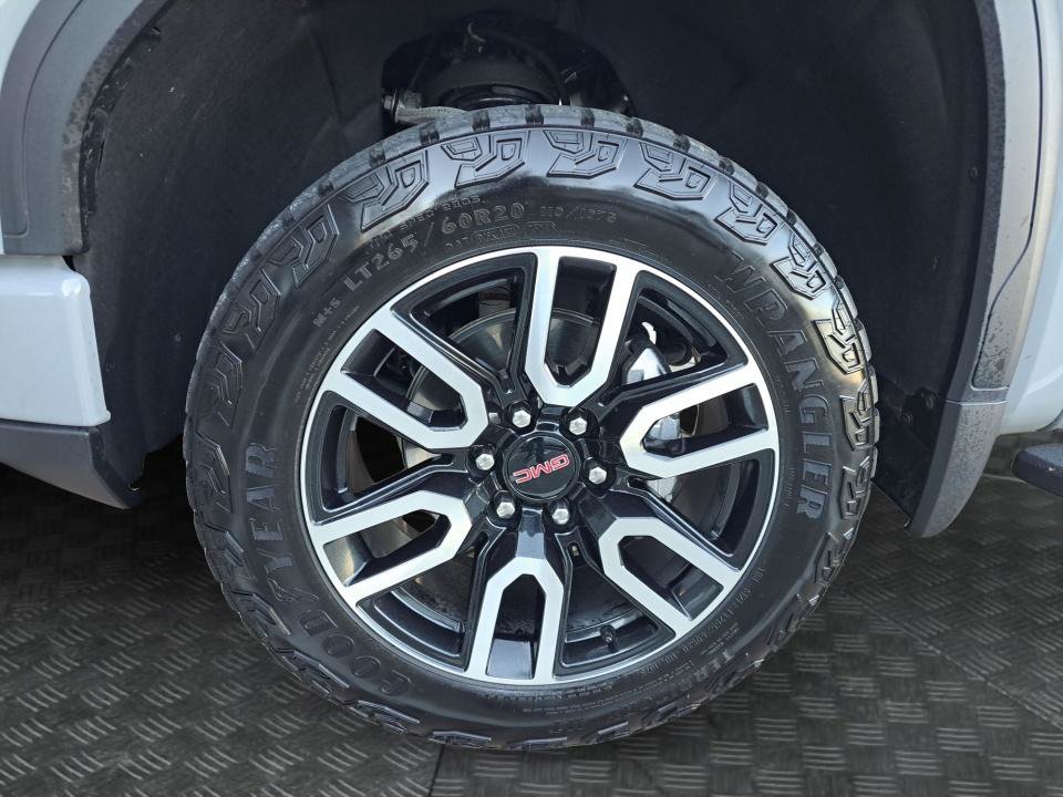Used 2024 GMC Sierra 1500 AT4 w/ Technology Package AWD/4WD image 21