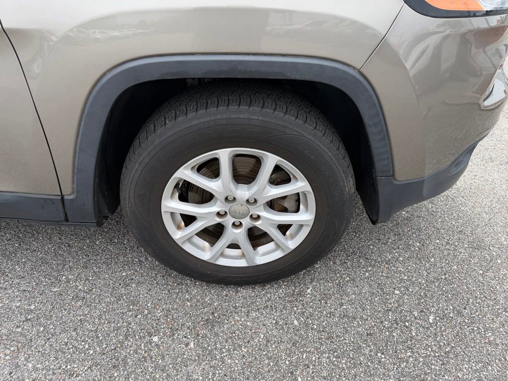 Used 2017 Jeep Cherokee Latitude w/ Trailer Tow Group image 4